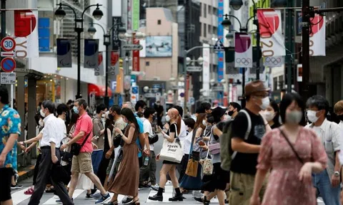 Chuyên gia lý giải việc Covid-19 dần suy yếu và biến thể Delta "tự hủy diệt" tại Nhật Bản