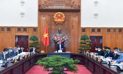 Phấn đấu sản xuất bằng được vắc-xin, thuốc điều trị Covid trong nước