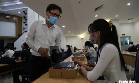 Sinh viên một số đại học ở Hà Nội, TP.HCM được trở lại trường