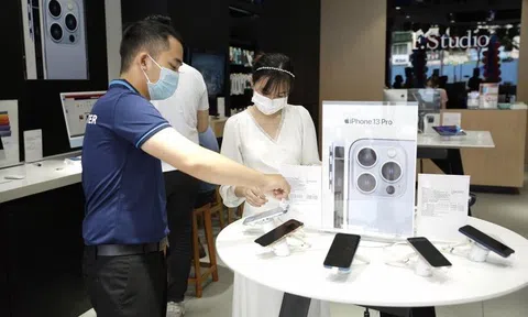 Giá iPhone 13 xách tay giảm tới hơn 10 triệu đồng sau 2 tháng