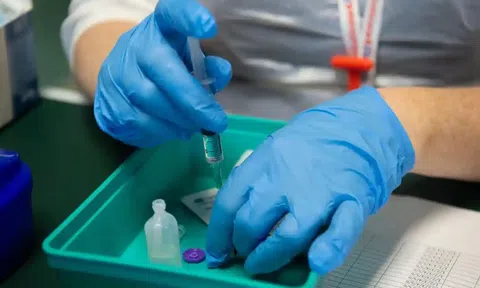 Các nhà khoa học Nam Phi khám phá hiệu quả của vaccine chống lại biến chủng Omicron