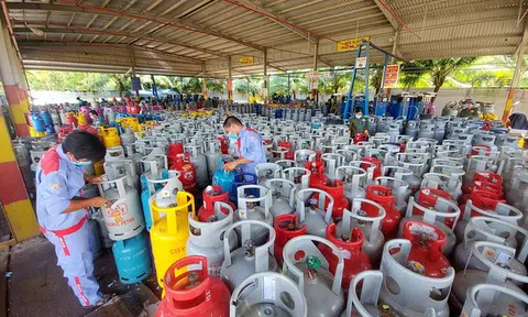 Sau 9 lần tăng giá, giá gas bán lẻ đã bất ngờ quay đầu giảm