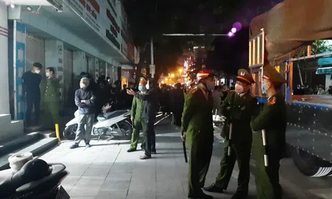 Thanh Hoá: Công an khám xét shop bạo hành, cắt tóc nữ sinh lấy trộm váy