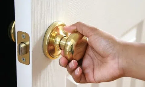 5 thứ "siêu bẩn" trong phòng ngủ mà bạn vẫn "đầu ấp tay gối" hàng ngày