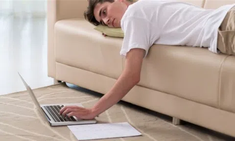 8 thói quen gây hại não khủng khiếp, chuyên gia khuyên nên từ bỏ ngay