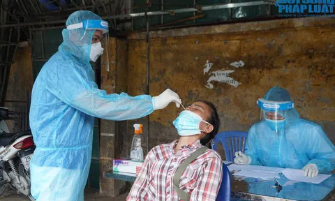 Số ca nhiễm COVID-19 tại Hà Nội liên tục "lập đỉnh", lãnh đạo CDC Hà Nội nói gì?