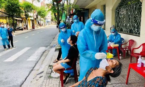 TP.HCM đề nghị hỗ trợ bổ sung 3.000 nhân viên y tế