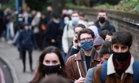 Bài học cực đắt giá từ những quốc gia đang phải hứng chịu "cơn sóng dữ" Omicron