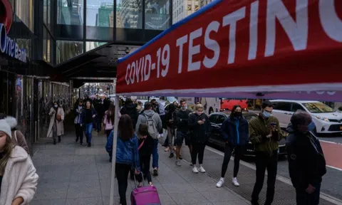 Biến thể Omicron khiến người New York lo lắng cơn 'ác mộng' năm 2020 có thể tái diễn