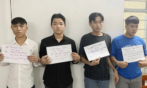 Nhóm thanh niên đánh hội đồng cô gái 20 tuổi vì bị cho là "nhìn đểu"