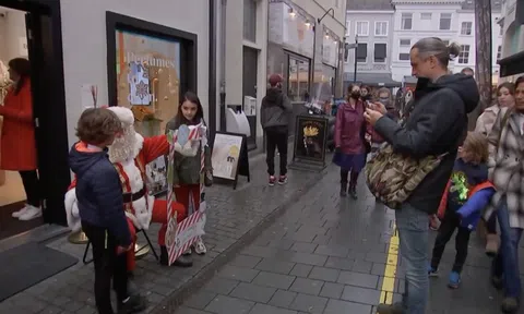 Biến thể Omicron lan rộng ở nhiều quốc gia, WHO kêu gọi hủy bỏ các sự kiện nghỉ lễ