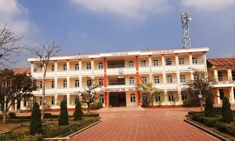 Học sinh tiểu học vùng biển oằn mình “gánh” 23 khoản phí, quỹ ...