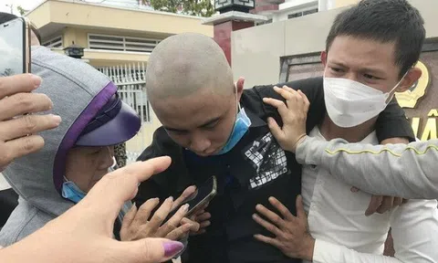 Bị cáo lao vào dòng xe trên đường sau khi nghe tòa tuyên án