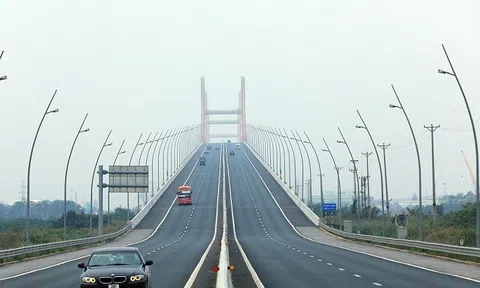 Thu hồi đề xuất người có bằng lái ô tô dưới một năm không được vào cao tốc, không chạy quá 60km/h