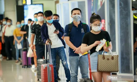 Hành khách đi máy bay dịp cuối năm cần lưu ý những điều gì?