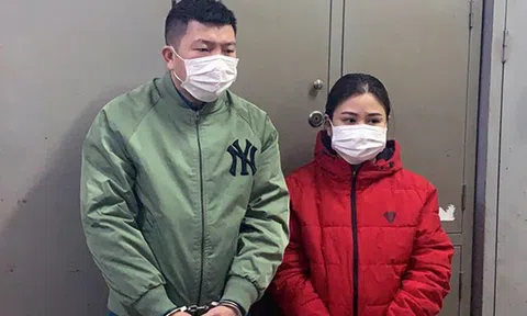 Cặp vợ chồng livestream bán vũ khí: Lập kênh YouTube "Đao kiếm phong thủy" để quảng cáo