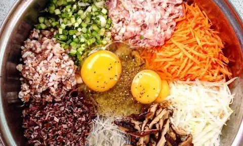 Cách làm nem rán truyền thống giòn ngon cho mâm cỗ ngày Tết