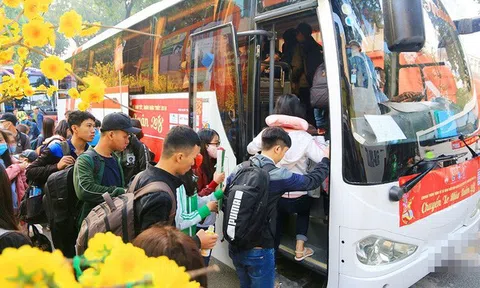 TP.HCM: 22 hãng xe khách tăng giá vé Tết Nhâm Dần