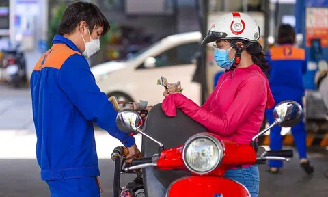 Giá xăng, dầu đồng loạt tăng mạnh trước Tết Nguyên đán 2022