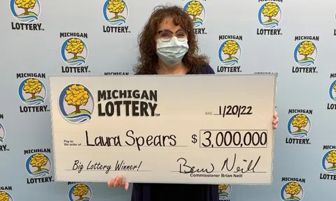 Kiểm tra hòm thư rác, người phụ nữ ngỡ ngàng phát hiện trúng xổ số 68 tỷ đồng