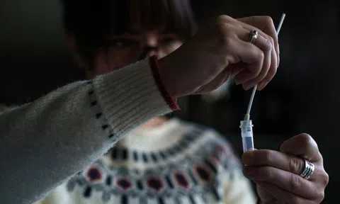 Khi nào cần tự test nhanh COVID-19 tại nhà?