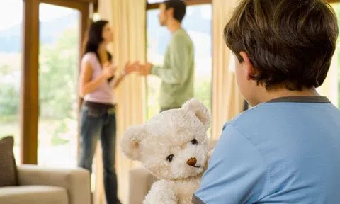 Sau ly hôn, nhà chồng cũ không cho thăm con dịp Tết phải làm sao?