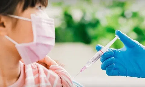 Tiêm vaccine ngừa COVID-19 cho trẻ 5-12 tuổi an toàn, thận trọng và hiệu quả