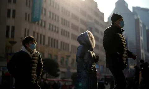 Trung Quốc phong tỏa thành phố giáp biên giới Việt Nam vì COVID-19