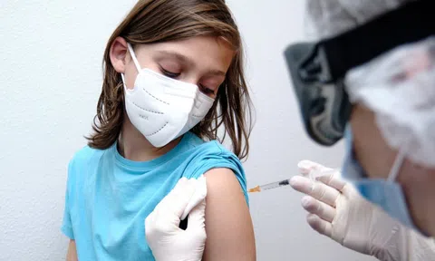 Hơn 60% phụ huynh được khảo sát đồng ý tiêm vaccine ngừa COVID-19 cho trẻ 5-11 tuổi