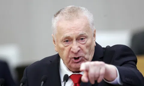 Tiêm 8 mũi vaccine ngừa COVID-19, nghị sĩ Nga phải nhập viện và thở máy