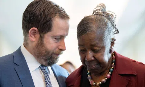 Cụ bà 74 tuổi được giải oan sau 27 năm ngồi tù