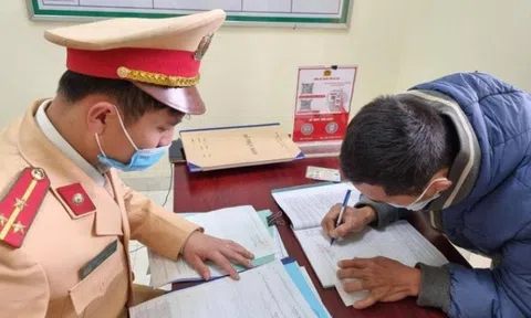 Hà Nội: Xử lý nhiều "cò mồi" chèo kéo khách tại chùa Hương