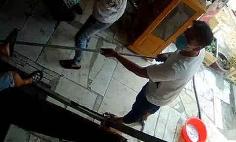 Vụ clip "xin đểu" 3 triệu không thành, côn đồ bổ tuýp sắt vào đầu nhân viên bãi xe: Nạn nhân kể gì?