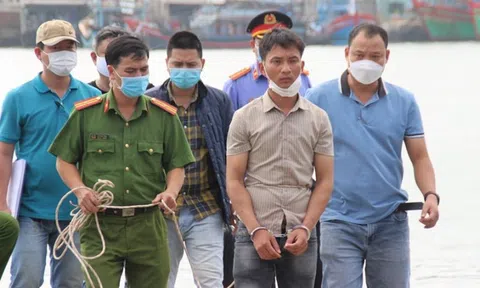 Vụ ném con gái 5 tuổi xuống sông Trường Giang: Nghi phạm khai gì?