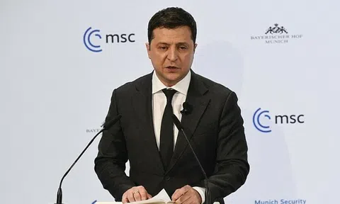 Tổng thống Ukraine đề xuất gặp người đồng cấp Nga Putin giữa căng thẳng leo thang