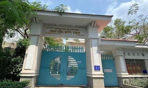 TP.HCM: Nữ sinh nhảy từ lầu 3 xuống sân trường