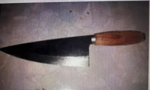 Hà Nội: Đang ngủ trưa, người đàn ông bị hàng xóm lao vào nhà vung dao bầu đâm tử vong