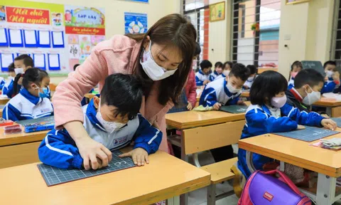 Hà Nội: Đề xuất học sinh lớp 1-6 nội thành trở lại trường từ tháng 3