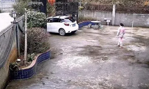 Hờ hững tiễn chồng đi làm xa, hành động sau đó của người vợ khiến cộng đồng mạng xót xa