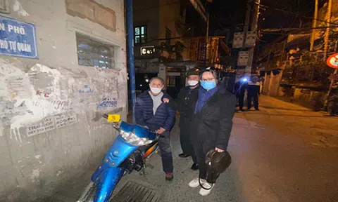 Người phụ nữ dũng cảm tóm gọn tên cướp trên đường phố Hà Nội