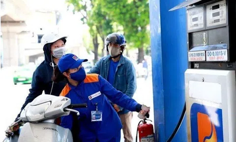 VCCI đề nghị giảm 2.000 đồng tiền thuế trên mỗi lít xăng