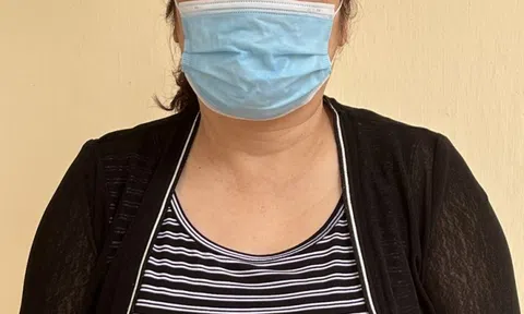 Bắt quả tang 2 cô gái bán dâm cho khách trong nhà nghỉ: Bà chủ khai gì?