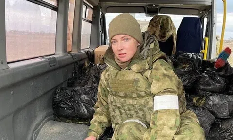 Chân dung "nữ công tố viên xinh đẹp nhất thế giới" tới Ukraine cứu trợ nhân đạo