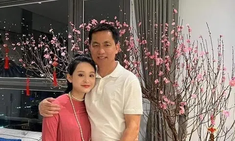 Profile cực 'khủng' của đại gia Hồ Nhân lộ ảnh ôm ấp Hiền Hồ