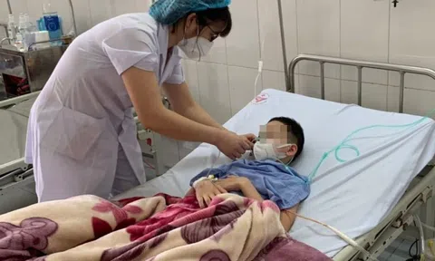 Bệnh nhi 9 tuổi bị tràn dịch màng phổi sau 2 tuần khỏi COVID-19