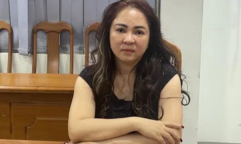 Công an khám xét nhà bà Nguyễn Phương Hằng, thu giữ nhiều tài liệu, vật chứng