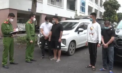 Bắt 4 đối tượng trong hội "vỡ nợ thích làm liều", cướp iPhone 13 Pro Max