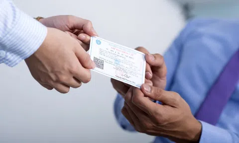 Có được xin cấp lại giấy ra viện bị sai để hưởng bảo hiểm?