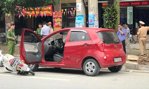 Mở cửa xe ô tô gây tai nạn giao thông, bị phạt ra sao?