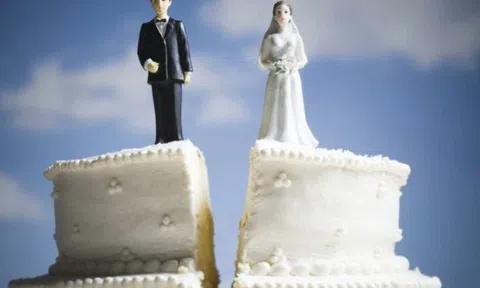 Cô gái lập tức hủy hôn khi phát hiện bí mật kinh hoàng trong máy tính bạn trai